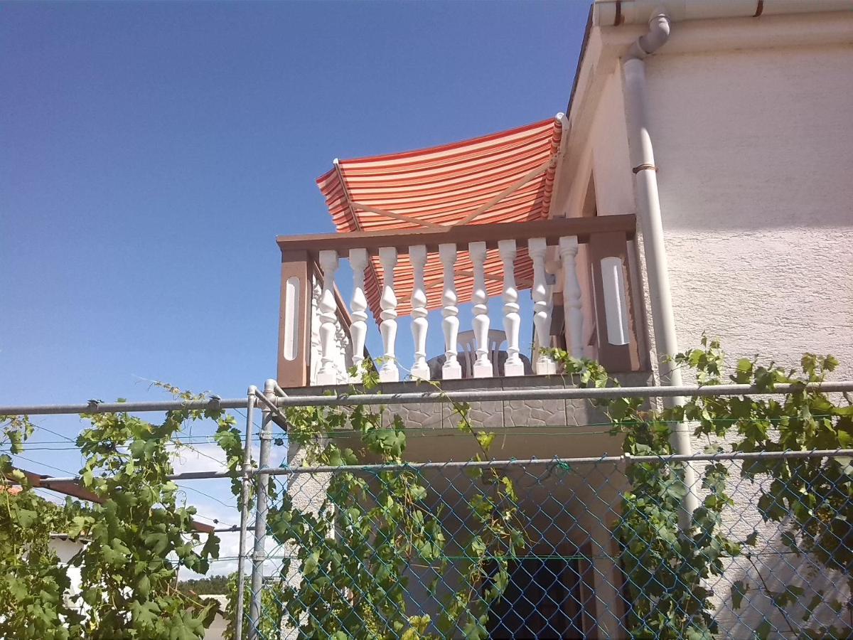 Apartman Borosa วีร์ ภายนอก รูปภาพ
